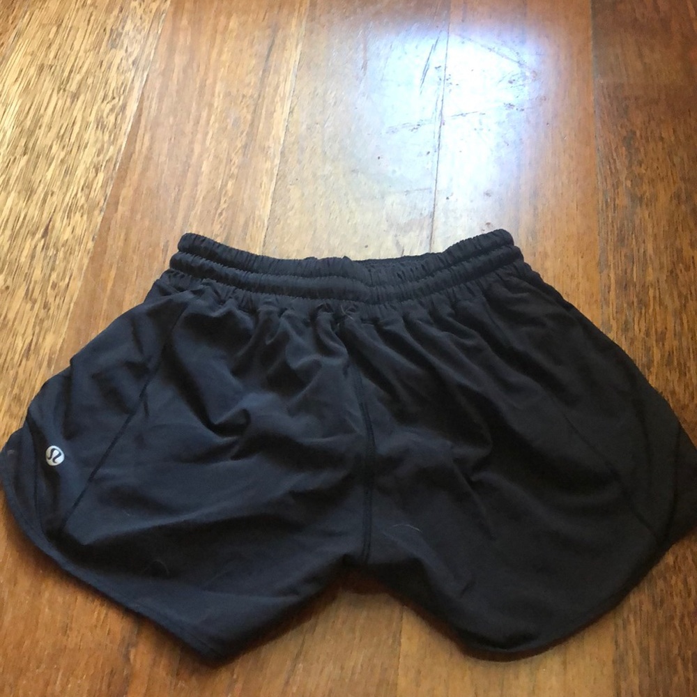 Lululemon Black/mesh Hotty Hot Shorts!